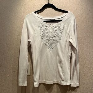 Eddie Bauer Women’s Textured Aztec Embroidered Cream Colored Shirt Size Large